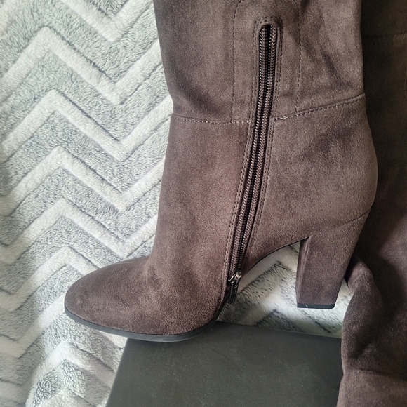 NWT VINCE CAMUTO TAPLEY OVER-THE-KNEE Boots, Dark Grey, sz 9 - Picture 5 of 6